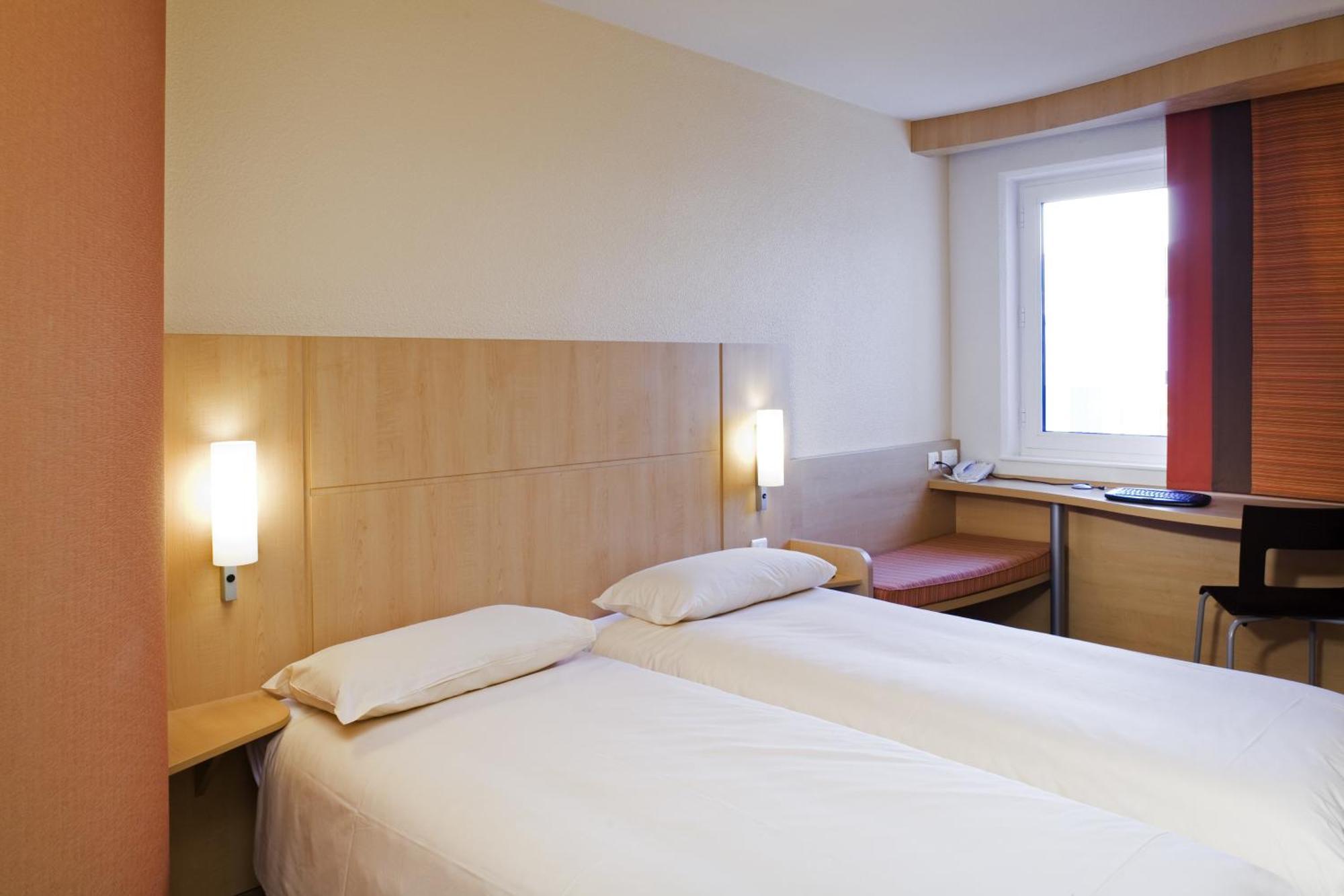 Ibis Bristol Temple Meads Hotel Phòng bức ảnh